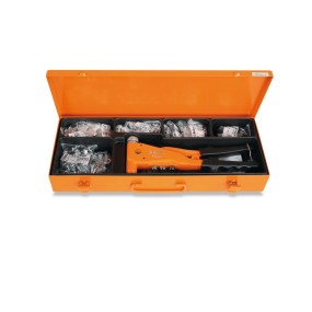 Remachadora 1742N en caja, suministrado con 4 pasadores roscados de acero - Beta